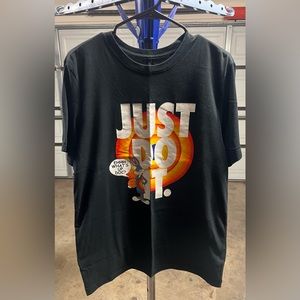 Nike Mens tee size medium